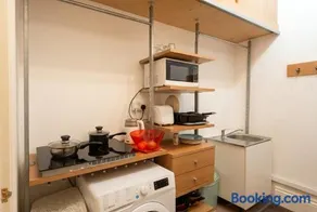Pet-Friendly 2-Bed Suite, Sleeps 7, Free Parking, 30 days 10 percent off - Image 5