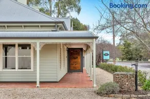 Grandview Accommodation - The Flaxley Apartments - Image 2