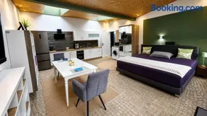 Apartment 202 - Image 3
