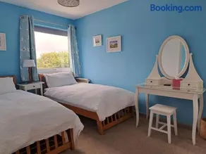 2-bed flat with balcony - Image 1