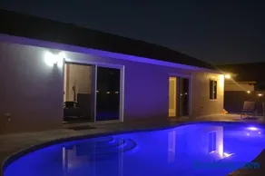 Spacious 4 bedrooms, 2 bathroom house with pool - Image 1