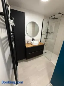 Maison au calme avec terrasse privée - Image 3