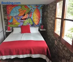 Hostal La vall - Image 1