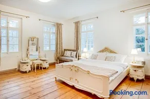 Lovecký zámeček pod Milešovkou - Image 2