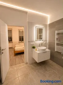 Vacation Room - Image 2