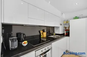 MC Apartment with Parking - Image 5