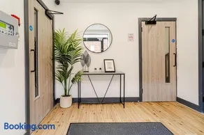 Luxury Apartment Close to Elstree & Borehamwood Station - Image 5