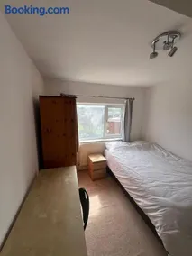 Winchester 5 bedroom near city and motorways - Image 5