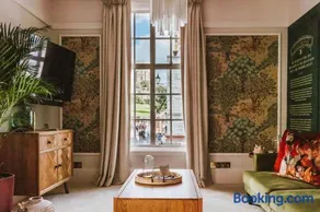 Luxury, Castle View Apartment Windsor Town Centre - Image 1