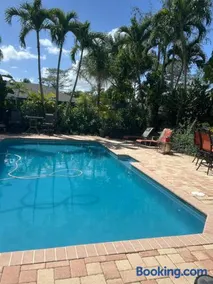 Guest suite- Pool view- Maria of Spain - Image 3