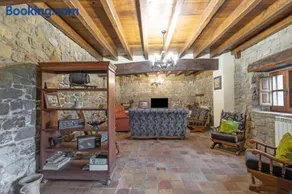 Maison entièrement équipée avec piscine privée, jardin et barbecue | Vue montagne | Avec animaux acceptés - Image 4