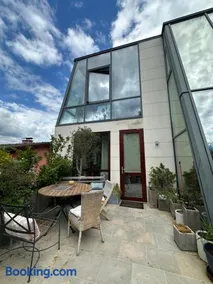 MODERN LUXURY FOREST APARTMENT - 30 mins to center - Image 1