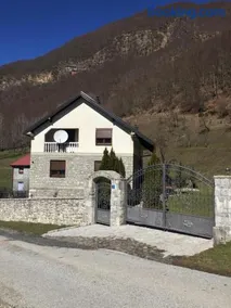 Guest House Vuthaj - Image 1