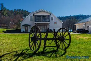 Circle Square Farm - 15min to Brevard! - Image 1