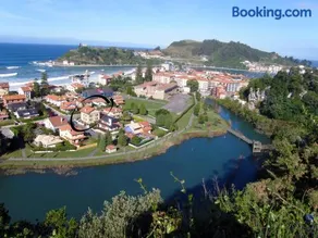 Apartamentos la Marina - Image 1