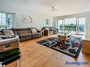 5 Bed in Newquay oc-46489 - Image 1