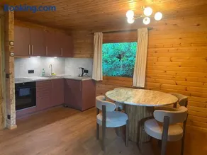 Gemütliche Hütte im Grünen - Image 1