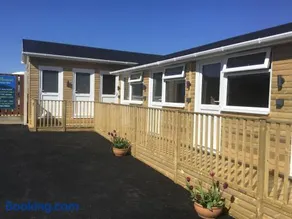 Beacon House Bunks - Image 1