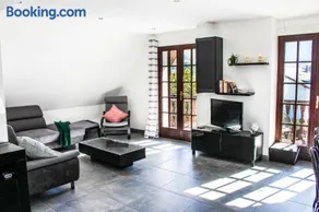 Venasque Vue Apartment - Image 1