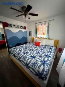 Cozy 3 Bedroom Cabin with Patio, Kids' Playground, and Large Grill - Image 1
