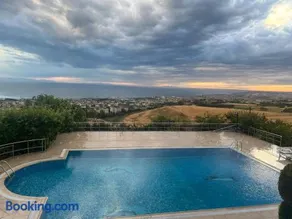 Luxury Mansion Amazing View, Hidden Garden - Image 3