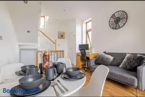 Bethel Suite Canning Town - Free Parking - Image 4