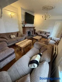 Spectacular Period Property Located In Leicester - Image 1