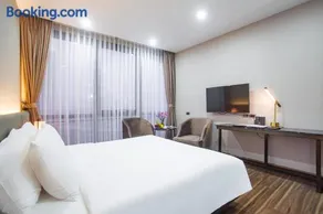 Western Skyline Hotel - Image 5
