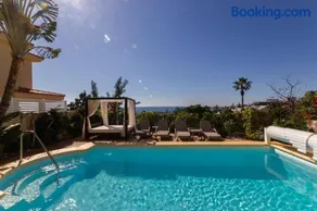 Sea Edge Friendly Holiday Home - Image 2