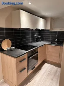 Free parking Apartment is located on a semi basement floor, with a warm floor - Image 2