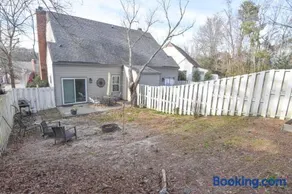 Three bed, Two Bath Townhome - Image 2