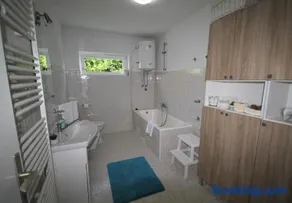 Sunshine Holiday Home - Image 5