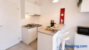 Modern studio - Terrace - Tram & fast WiFi - Image 2