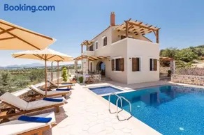 Villa avec barbecue, piscine privée et terrasse - Image 1