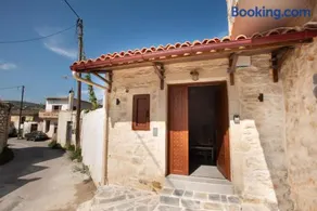 Persefoni's Village House in Messara - Image 1
