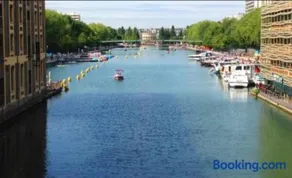 Votre Cocon parisien au Bassin de la Villette - Image 1