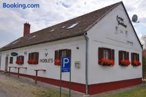Noble'S Vendégház - Image 3