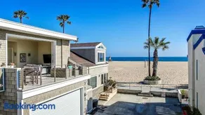 New Renovated Beach Home with Ocean Views - Image 4