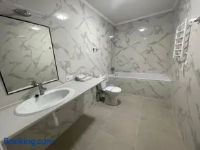 Garden Hall - Image 4