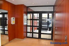 Superb flat in recent building with parking lot - Image 3