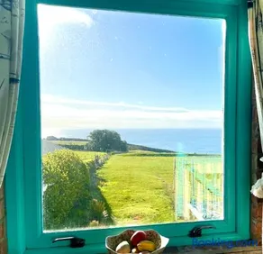 DRIFTWOOD - Super 1 Bedroom Home with Sea Views - Image 1