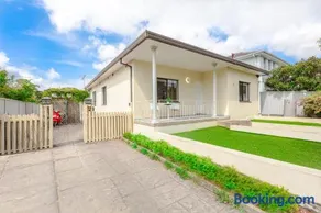 Renovated House in Concord Near Train & Parking - Image 1