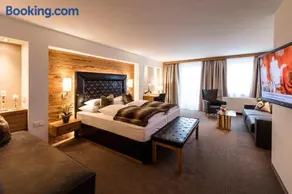 Superior Hotel Panorama - Image 3