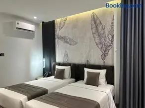 LION 16 Hotel - Image 3