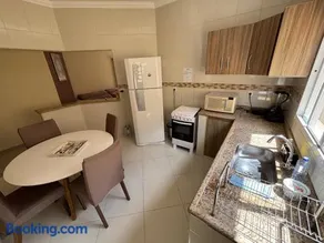 Casa com piscina em condomínio - Image 4