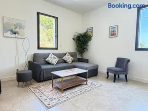 T2 lumineux & cosy avec parking privé gratuit sur les hauteurs de Bastia - Image 1