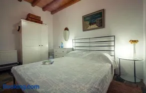 Aloizianika 1768 Traditional GuestHouse - Image 3