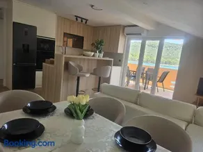5m to sea, breathtaking view, newly renovated apartment - Image 5