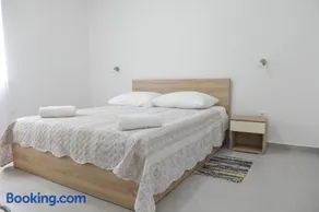 Sandy beach apartments - Image 3