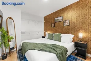 Prestige Skyline Suite, UG Parking, Gym - Image 2